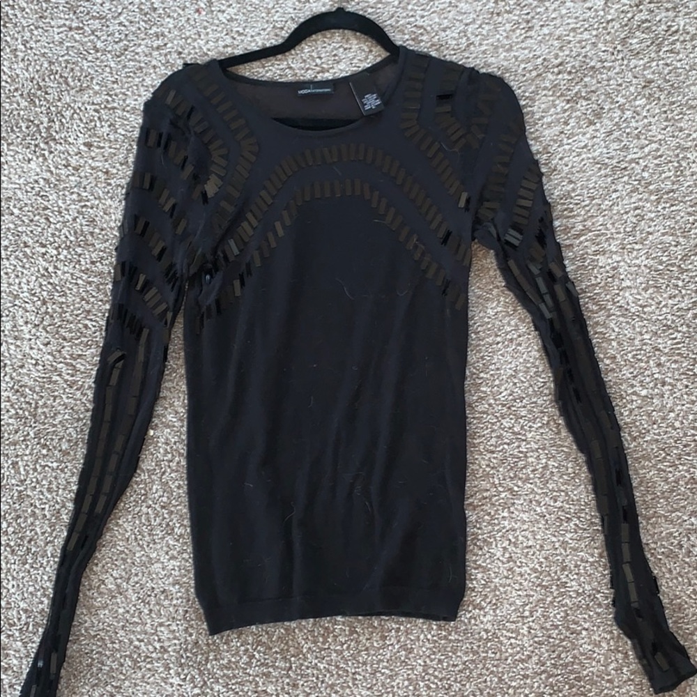 Victoria’s Secret Moda international sweater